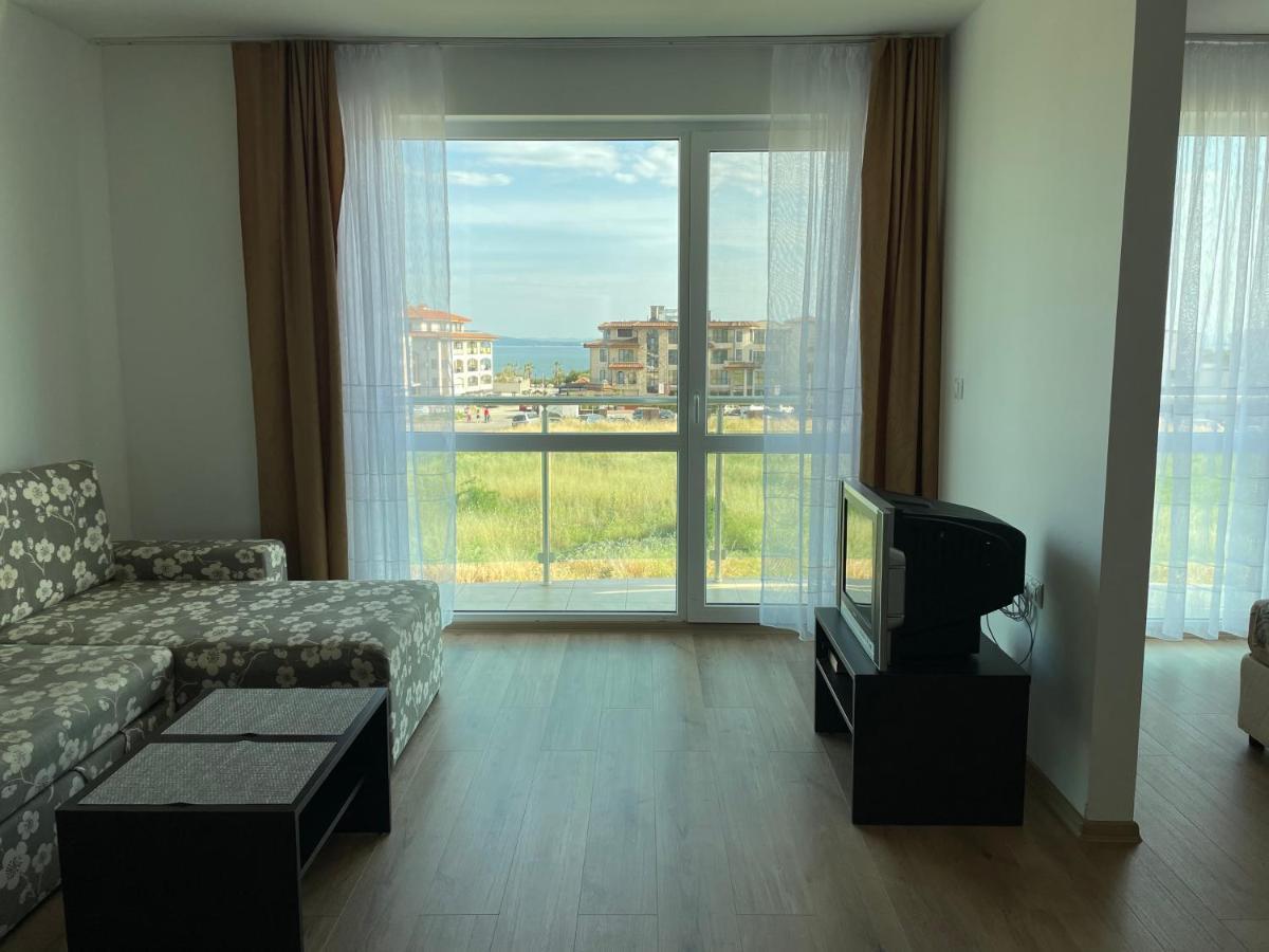 Апартамент В Сарафово Appartement Burgas Stad Buitenkant foto