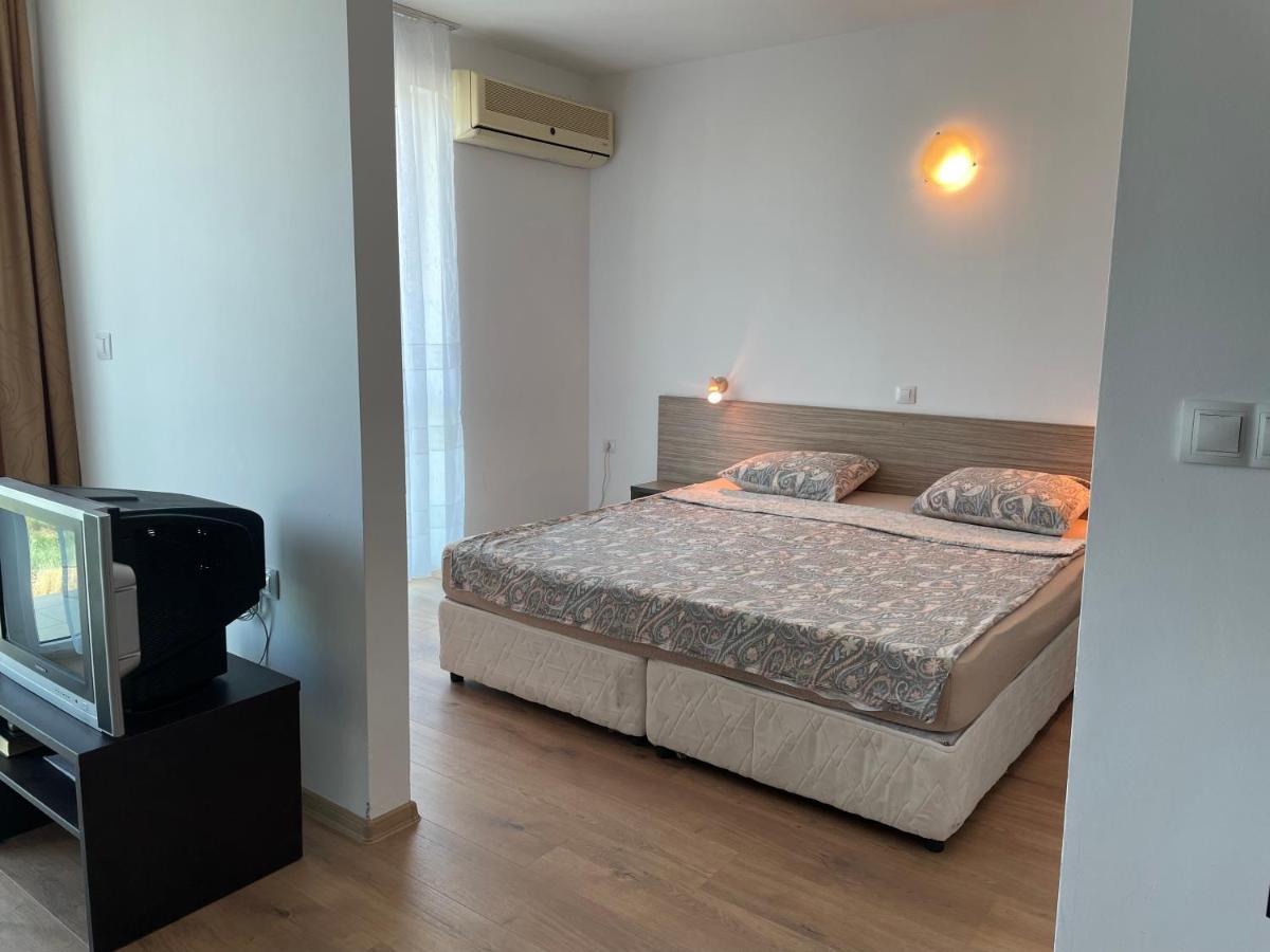 Апартамент В Сарафово Appartement Burgas Stad Buitenkant foto